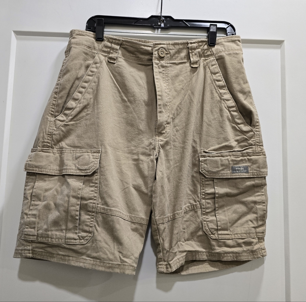Wrangler, Men"s Tan Cargo Shorts, Size 34 Regular, Cotton, 2 Cargo Pockets